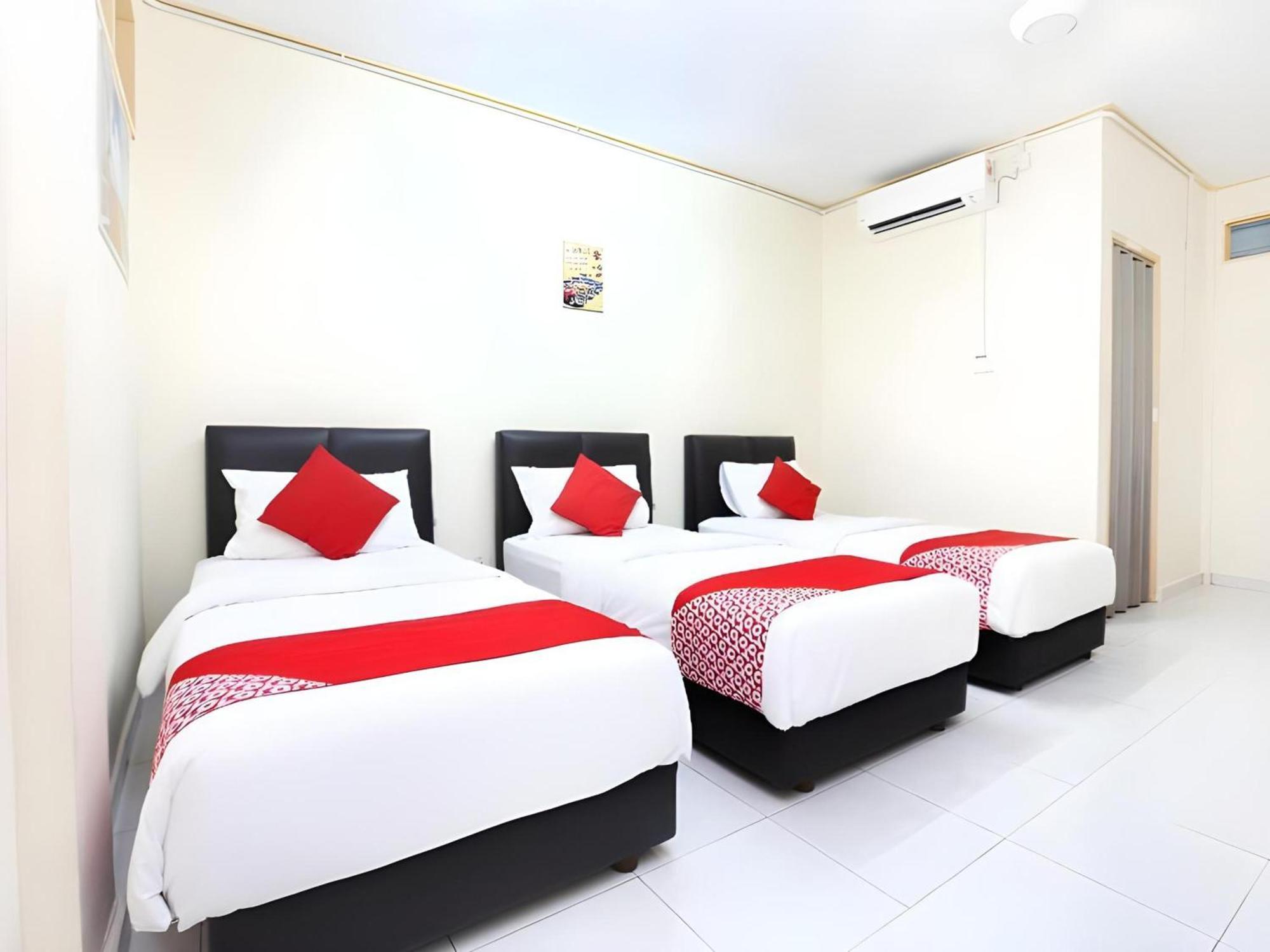 Super Oyo 89640 Hotel Pelangi Marang Exterior photo