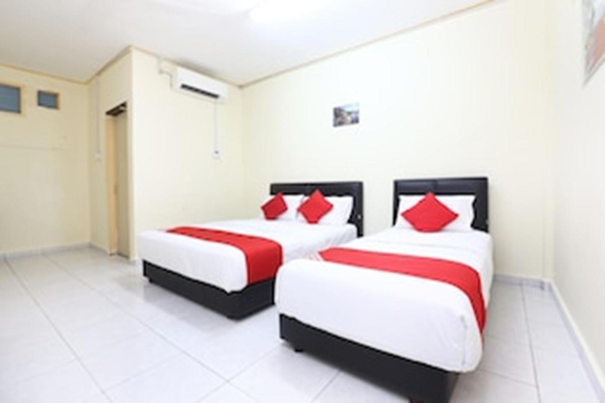 Super Oyo 89640 Hotel Pelangi Marang Exterior photo