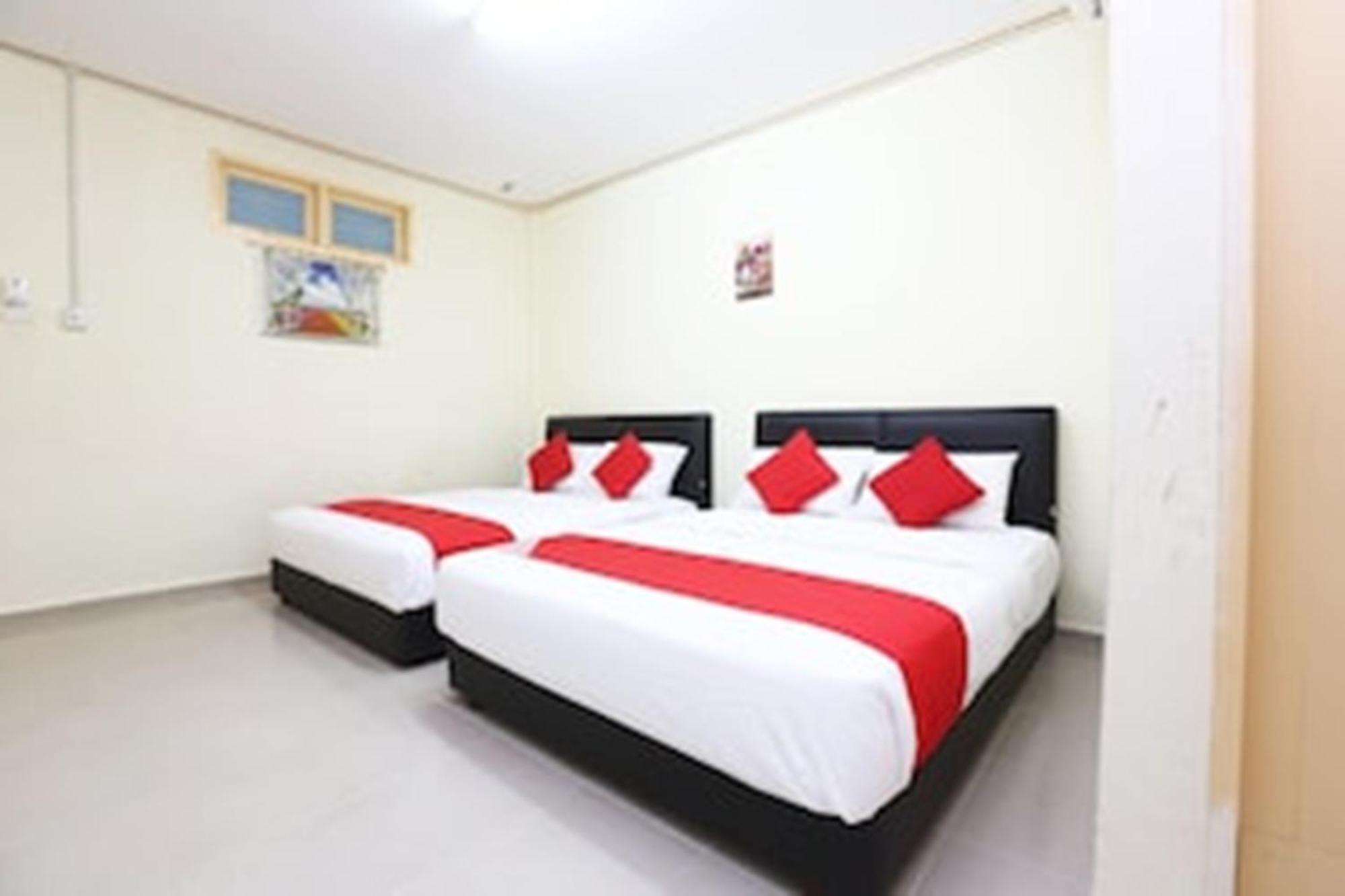 Super Oyo 89640 Hotel Pelangi Marang Exterior photo